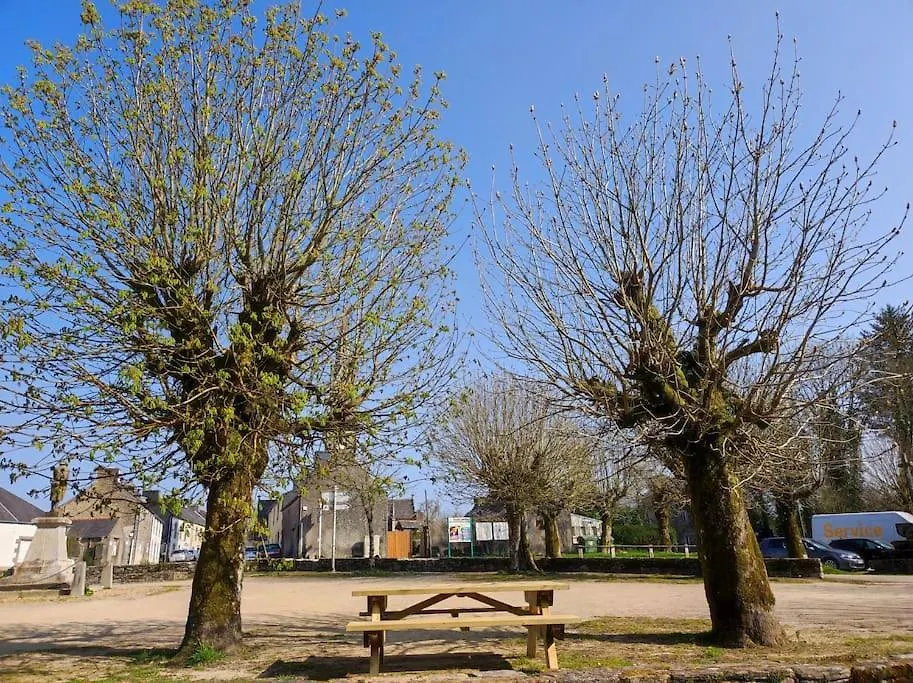 Gite Des Monts D'Arree La Feuillee